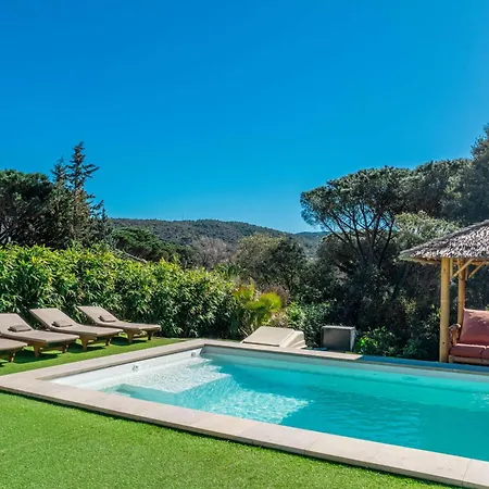 Villa Ohana, A